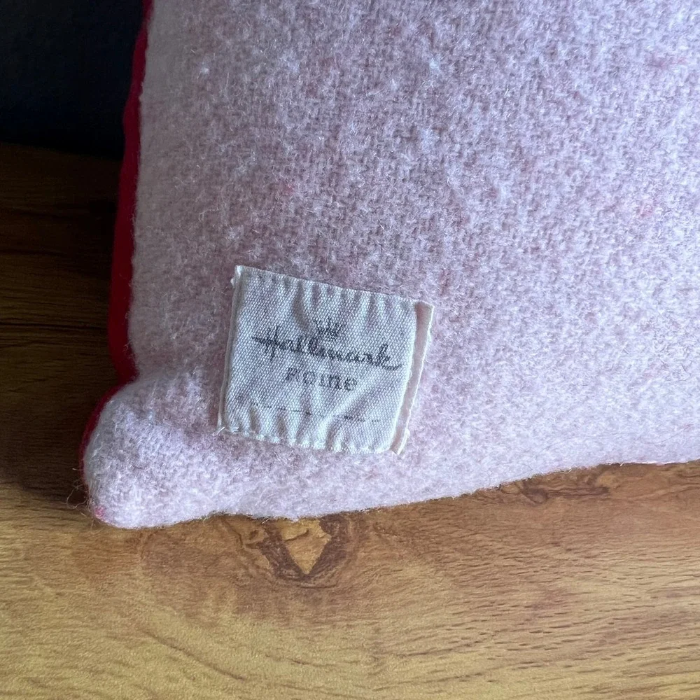 Hallmark Home‎ Christmas Pillow Red Mitten Holiday Embroidered Decor Throw